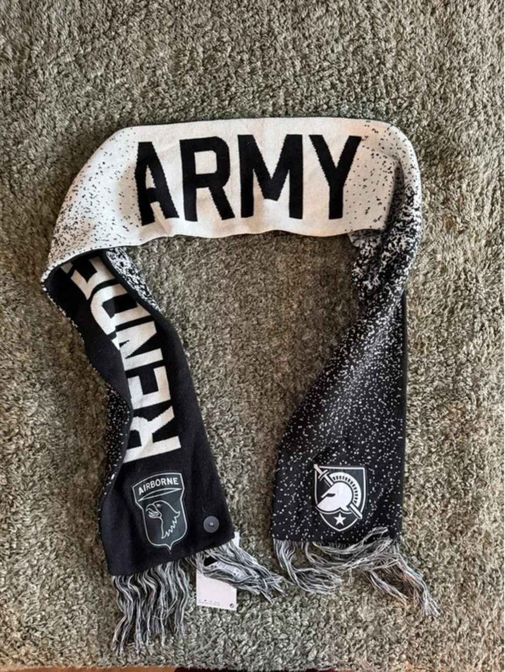 NWT Nike Army Airborne Black and White Knit Scarf